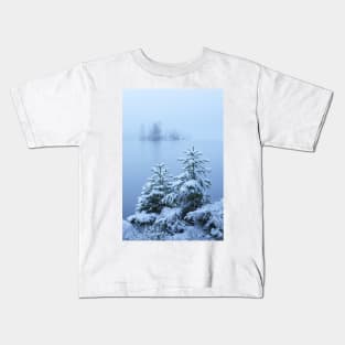 Foggy winter lake and spruce trees Kids T-Shirt